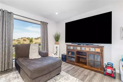 Living - 5065 Meadow Lark, Paso Robles, CA 93446 photo 2 of 7