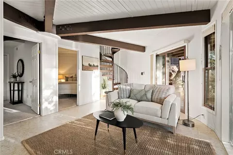 Living - 9115 Lake Vw, Atascadero, CA 93422 photo 3 of 4