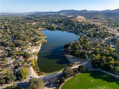 View/Area - 9115 Lake Vw, Atascadero, CA 93422 photo 9 of 16