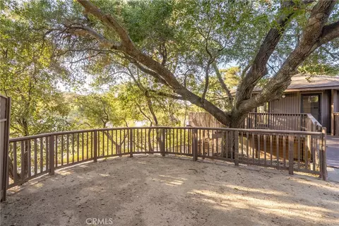 Exterior - 9115 Lake Vw, Atascadero, CA 93422 photo 3 of 10