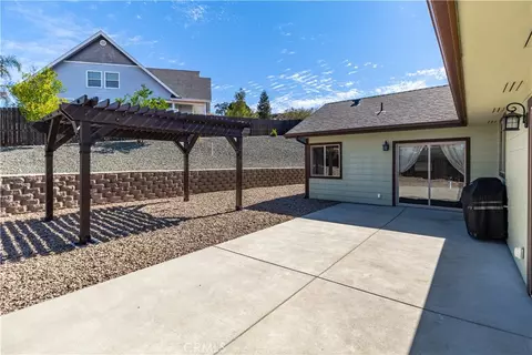 Exterior - 2225 Holly Dr, Paso Robles, CA 93446 photo 5 of 14