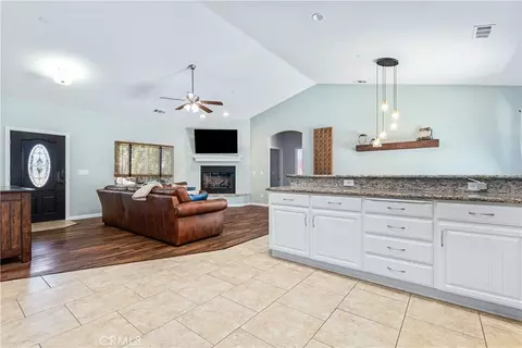 Entry Way - 2225 Holly Dr, Paso Robles, CA 93446 photo 2 of 3