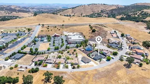 View/Area - 2225 Holly Dr, Paso Robles, CA 93446 photo 4 of 11