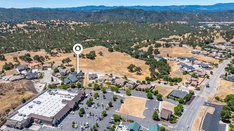 View/Area - 2225 Holly Dr, Paso Robles, CA 93446 photo 2 of 11