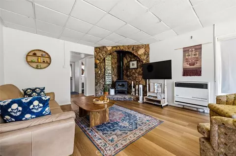 Living - 16255 Walnut, Atascadero, CA 93422 photo 2 of 7