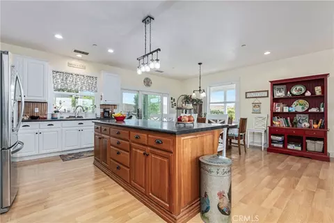 Kitchen - 4650 Rolling Hls, Paso Robles, CA 93446 photo 6 of 6