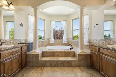 Bath - 329 Cool Vly, Paso Robles, CA 93446 photo 3 of 5