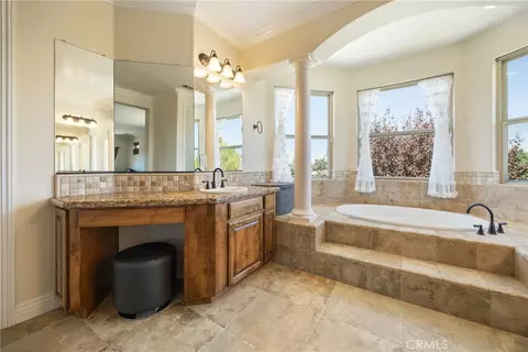 Bath - 329 Cool Vly, Paso Robles, CA 93446 photo 4 of 5