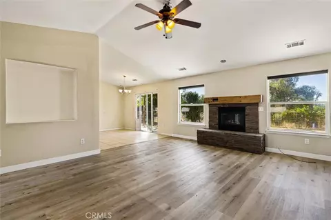 Living - 5950 Forked Horn Pl, Paso Robles, CA 93446 photo 4 of 7