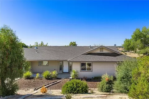 Exterior - 5950 Forked Horn Pl, Paso Robles, CA 93446 photo 2 of 5