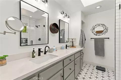 Bath - 2255 Ferrocarril, Atascadero, CA 93422 photo 1 of 4