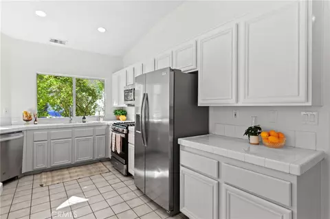 Kitchen - 1214 Shadow Mdw, Paso Robles, CA 93446 photo 2 of 4