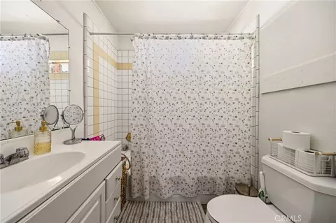 Bath - 1434 Pine St, Paso Robles, CA 93446 photo 1 of 3