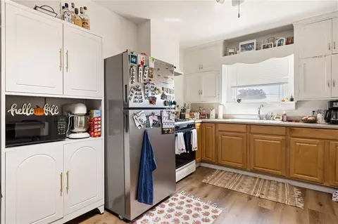 Kitchen - 1434 Pine St, Paso Robles, CA 93446 photo 2 of 5