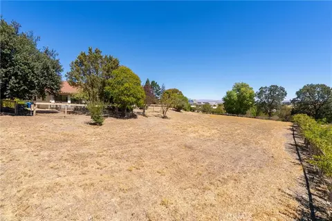 Exterior - 920 Walnut, Paso Robles, CA 93446 photo 11 of 12