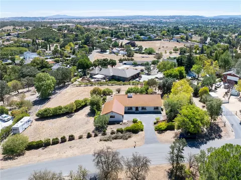 View/Area - 920 Walnut, Paso Robles, CA 93446 photo 6 of 8