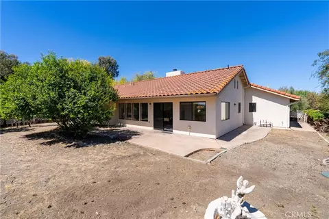 Exterior - 920 Walnut, Paso Robles, CA 93446 photo 3 of 12