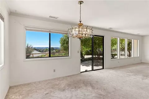 Living - 920 Walnut, Paso Robles, CA 93446 photo 4 of 5