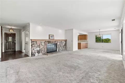 Living - 920 Walnut, Paso Robles, CA 93446 photo 2 of 5