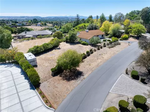 View/Area - 920 Walnut, Paso Robles, CA 93446 photo 4 of 8
