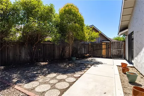 Exterior - 434 Cherokee Ct, Paso Robles, CA 93446 photo 5 of 17