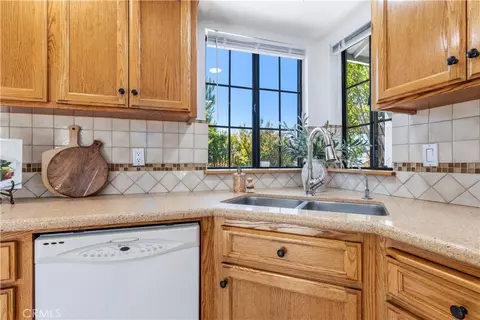 Kitchen - 434 Cherokee Ct, Paso Robles, CA 93446 photo 3 of 6