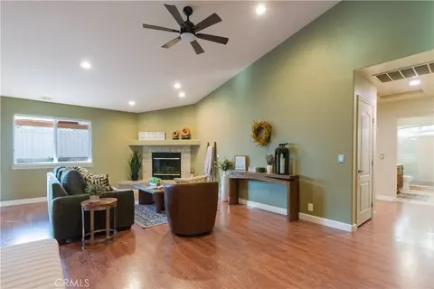 Living - 909 Saint Ann, Paso Robles, CA 93446 photo 1 of 2