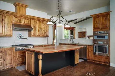 Kitchen - 155 Via Del Salinas, Paso Robles, CA 93446 photo 3 of 4