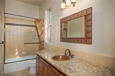 Bath - 155 Via Del Salinas, Paso Robles, CA 93446 photo 3 of 5