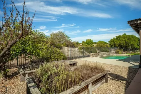 Exterior - 155 Via Del Salinas, Paso Robles, CA 93446 photo 4 of 12