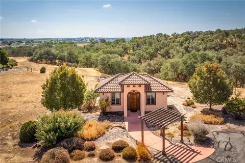 Exterior - 155 Via Del Salinas, Paso Robles, CA 93446 photo 9 of 12