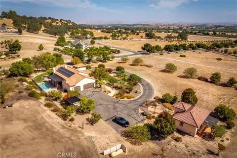 View/Area - 155 Via Del Salinas, Paso Robles, CA 93446 photo 2 of 6