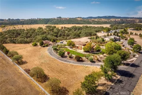 View/Area - 155 Via Del Salinas, Paso Robles, CA 93446 photo 6 of 6