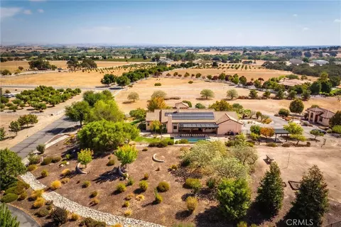 View/Area - 155 Via Del Salinas, Paso Robles, CA 93446 photo 5 of 6