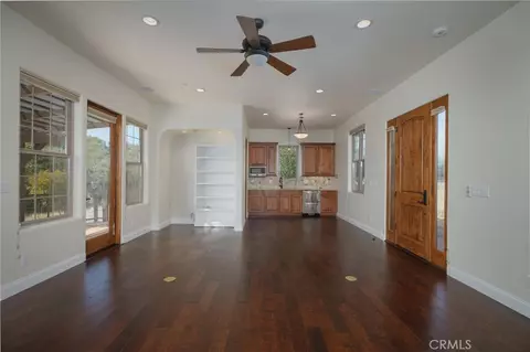 Living - 155 Via Del Salinas, Paso Robles, CA 93446 photo 5 of 5