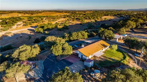View/Area - 7485 Monterey, Paso Robles, CA 93446 photo 4 of 6