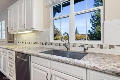 Kitchen - 1090 Muscat Ct, Templeton, CA 93465 photo 3 of 6