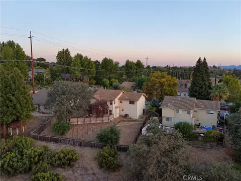 View/Area - 113 El Dorado Ct, Paso Robles, CA 93446 photo 2 of 7