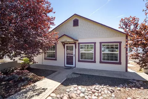 Exterior - 125 Capitol Hl, Paso Robles, CA 93446 photo 3 of 9