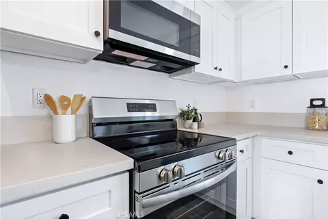 Kitchen - 457 Piney Way, Morro Bay, CA 93442 photo 5 of 11