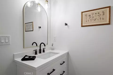 Bath - 503 Oak, Paso Robles, CA 93446 photo 13 of 16