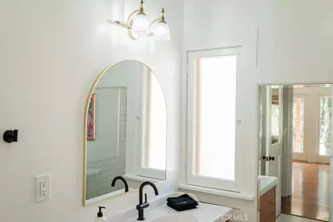 Bath - 503 Oak, Paso Robles, CA 93446 photo 11 of 16