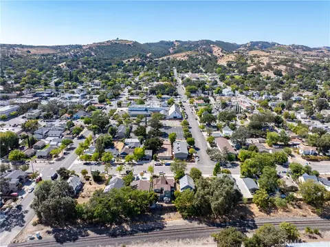 View/Area - 1635 Pine, Paso Robles, CA 93446 photo 7 of 13