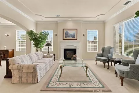 Living - 904 Salida Del Sol, Paso Robles, CA 93446 photo 2 of 6