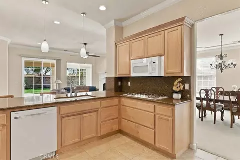 Kitchen - 904 Salida Del Sol, Paso Robles, CA 93446 photo 4 of 5