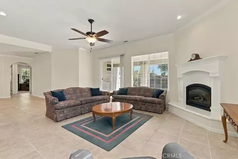 Living - 904 Salida Del Sol, Paso Robles, CA 93446 photo 5 of 6