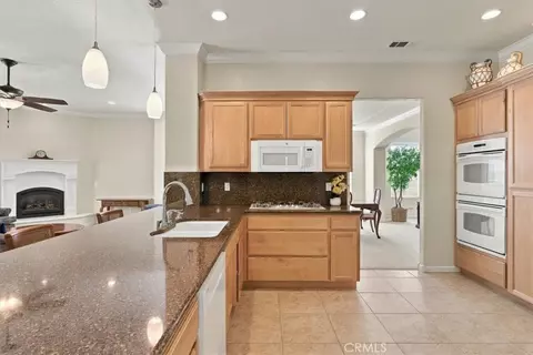 Kitchen - 904 Salida Del Sol, Paso Robles, CA 93446 photo 3 of 5