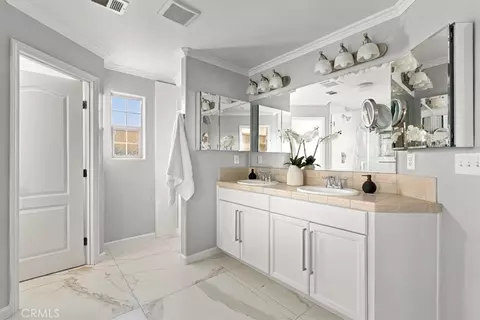 Bath - 538 Playa, Paso Robles, CA 93446 photo 2 of 5