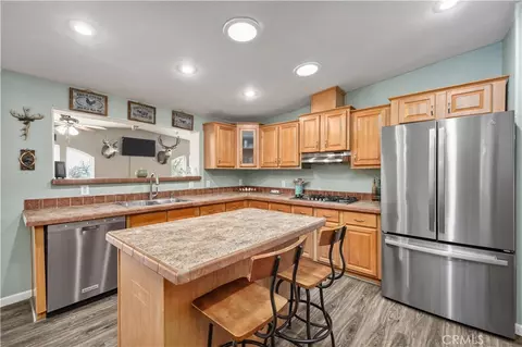 Kitchen - 42100 Buckeye, Caliente, CA 93518 photo 5 of 6