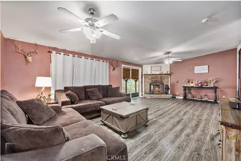 Living - 42100 Buckeye, Caliente, CA 93518 photo 5 of 6